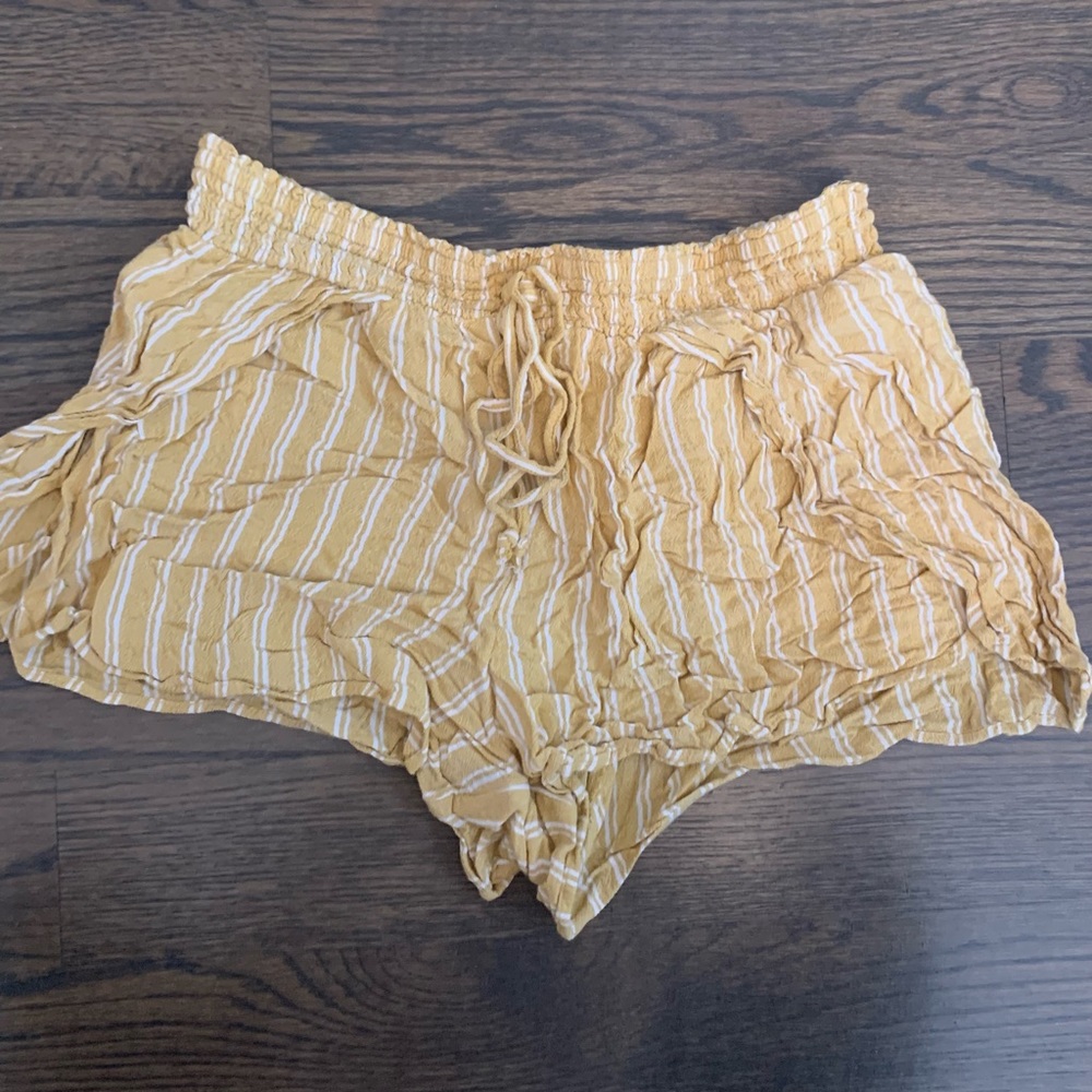 american eagle yellow stripe shorts